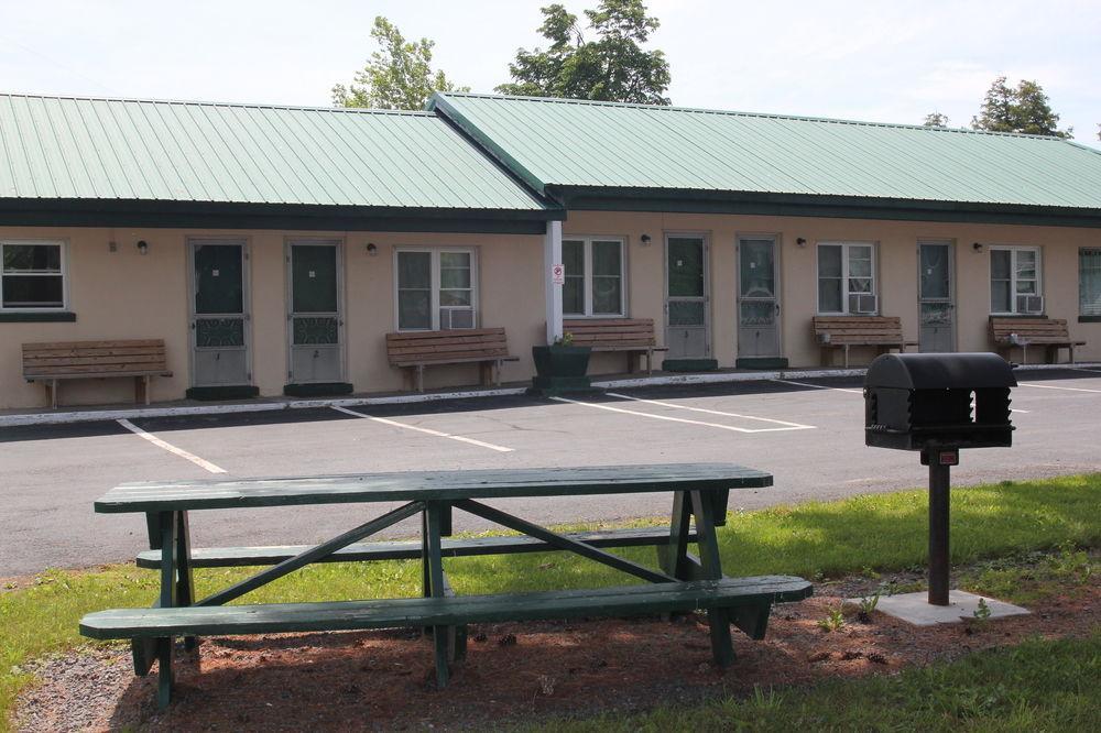 Evergreen Motel オスウィーゴ エクステリア 写真