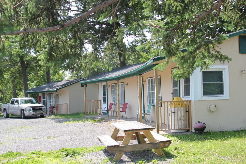 Evergreen Motel オスウィーゴ エクステリア 写真