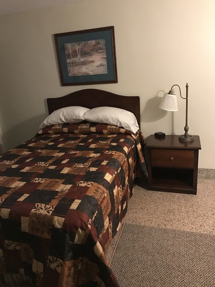 Evergreen Motel オスウィーゴ エクステリア 写真