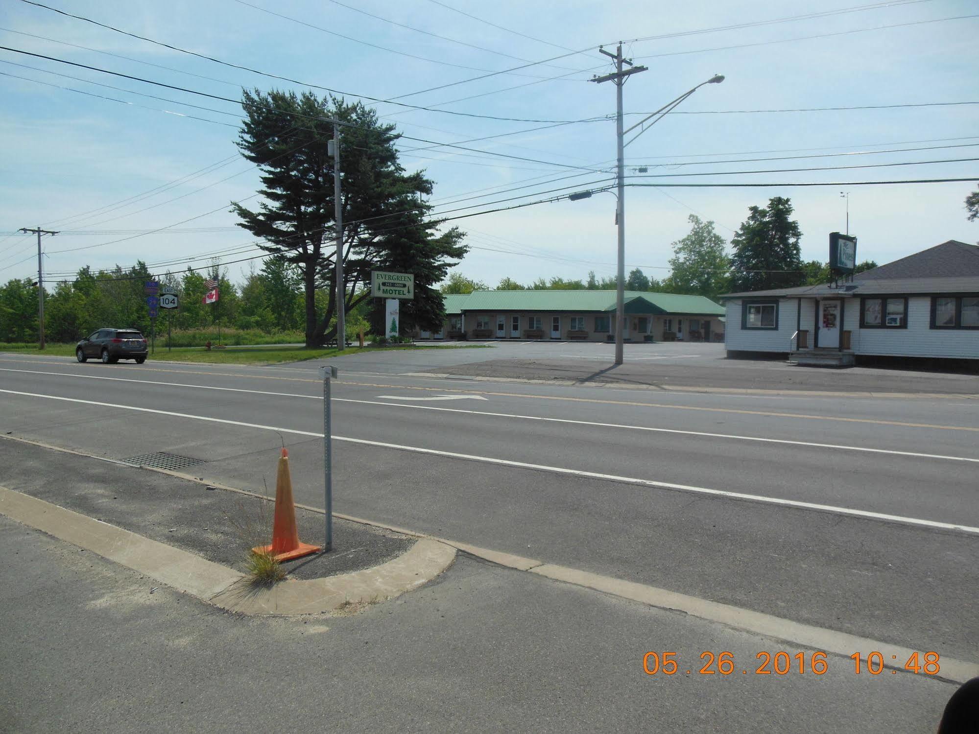 Evergreen Motel オスウィーゴ エクステリア 写真