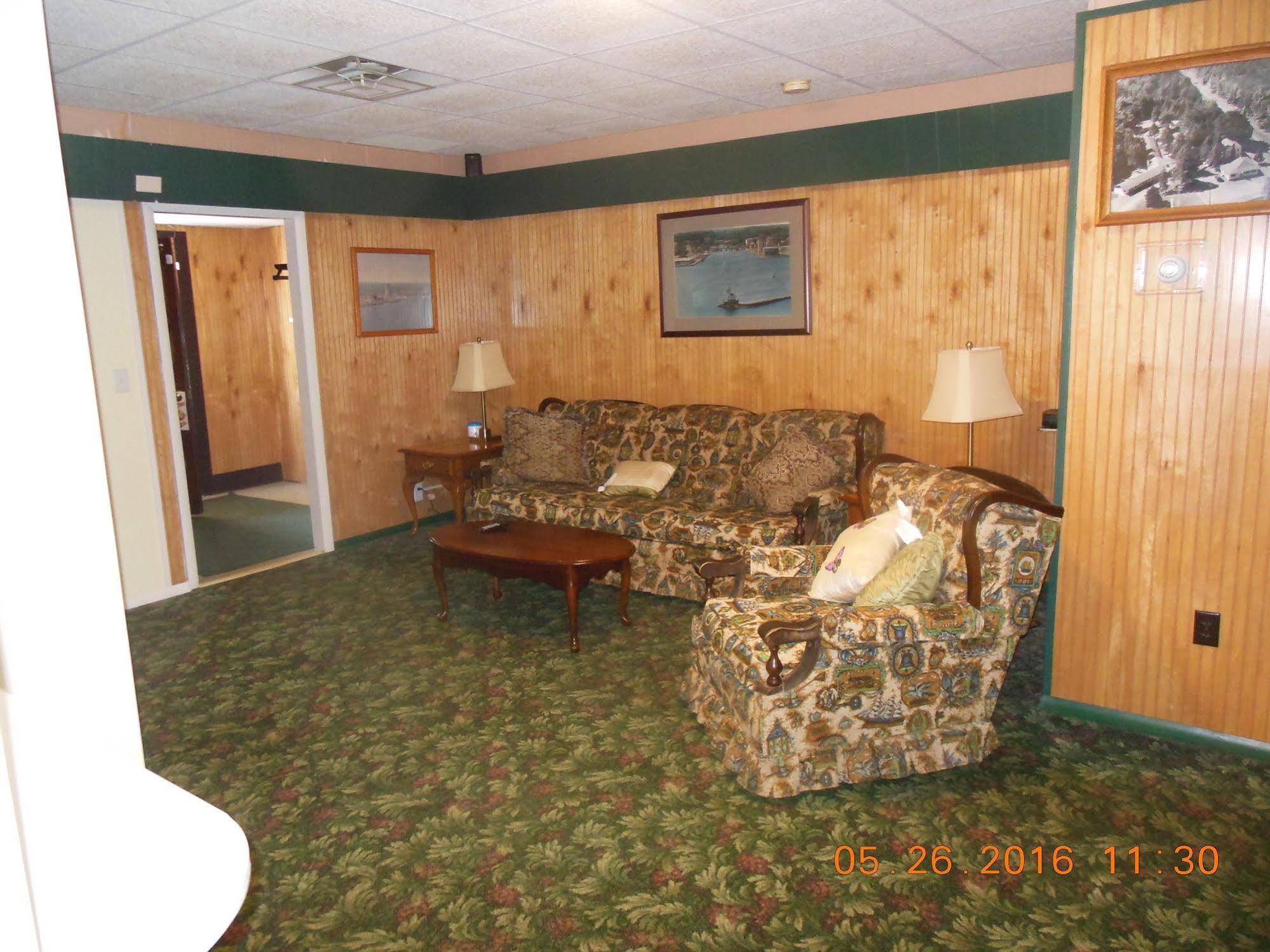 Evergreen Motel オスウィーゴ エクステリア 写真