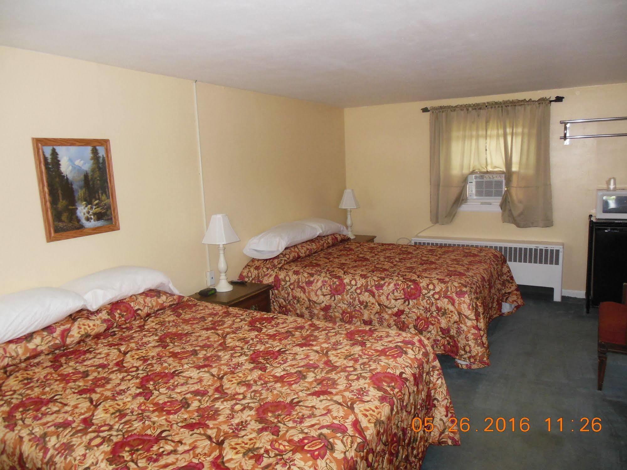 Evergreen Motel オスウィーゴ エクステリア 写真