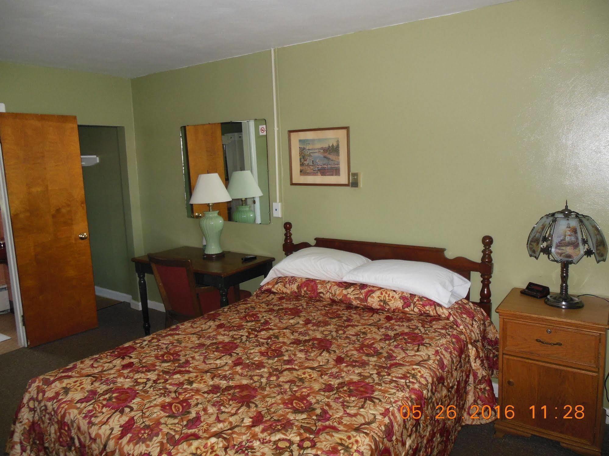 Evergreen Motel オスウィーゴ エクステリア 写真