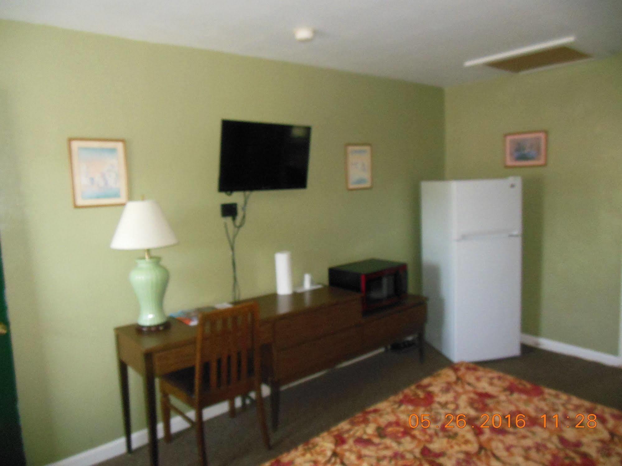 Evergreen Motel オスウィーゴ エクステリア 写真