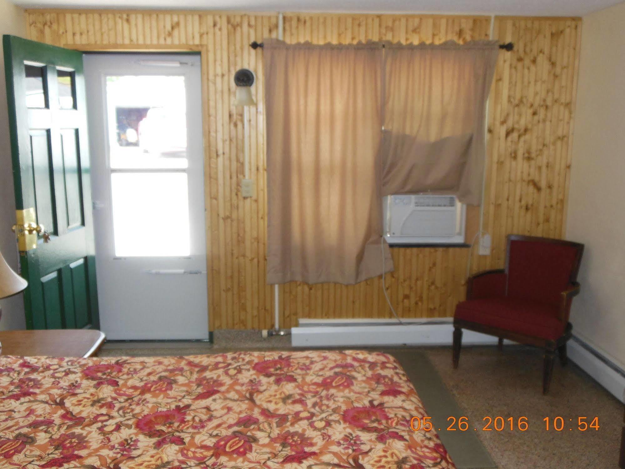 Evergreen Motel オスウィーゴ エクステリア 写真