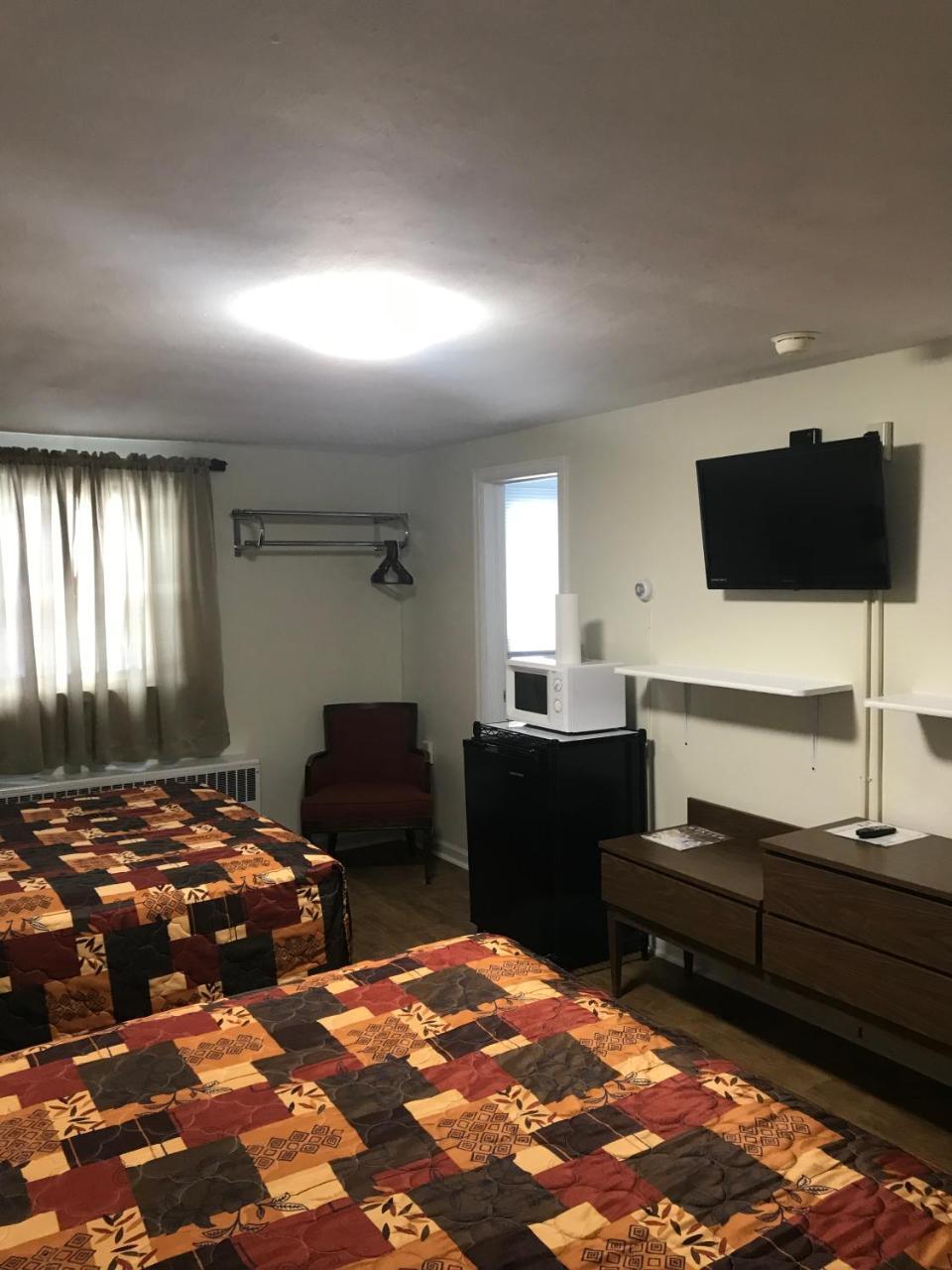 Evergreen Motel オスウィーゴ エクステリア 写真
