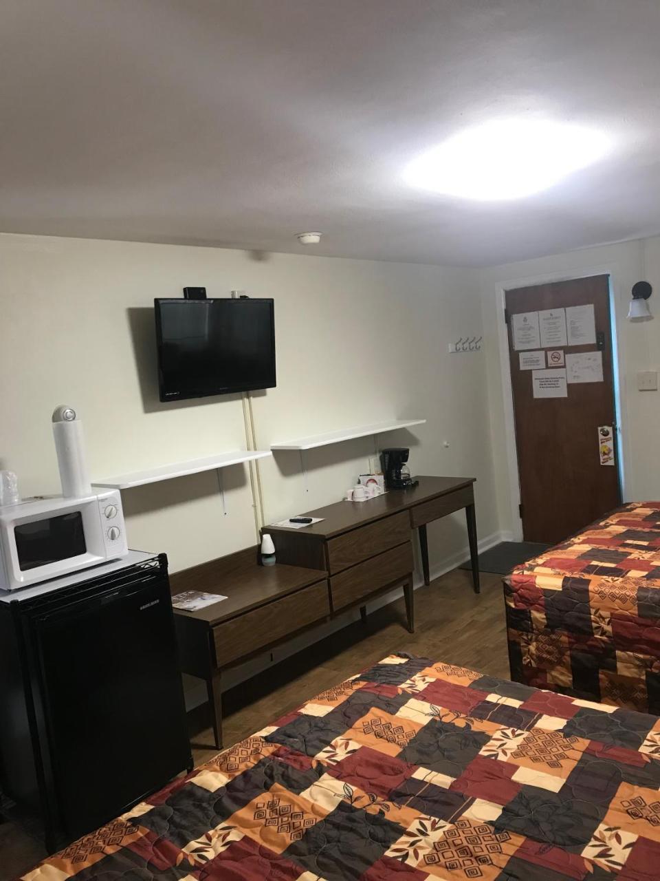 Evergreen Motel オスウィーゴ エクステリア 写真