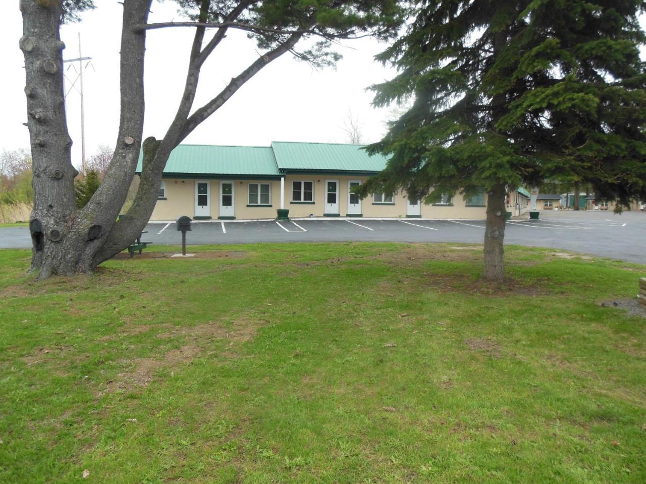 Evergreen Motel オスウィーゴ エクステリア 写真