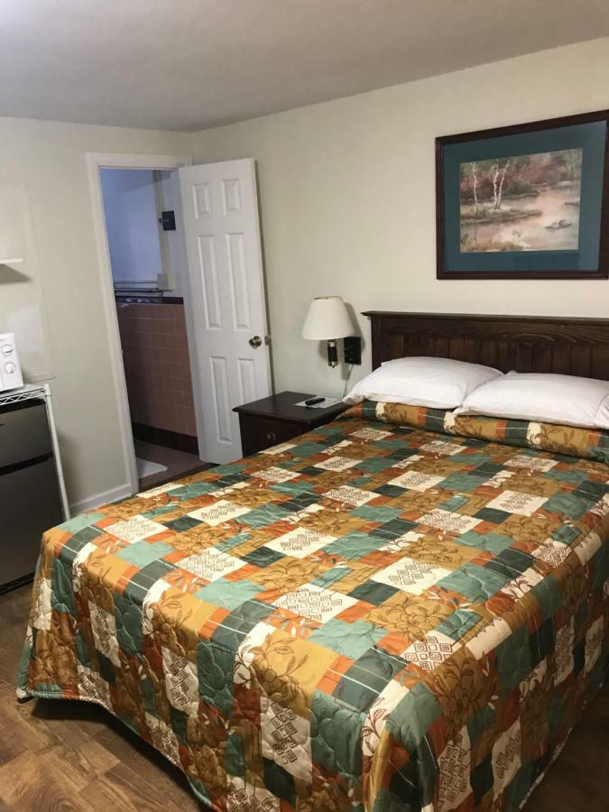 Evergreen Motel オスウィーゴ エクステリア 写真