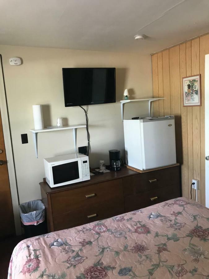 Evergreen Motel オスウィーゴ エクステリア 写真
