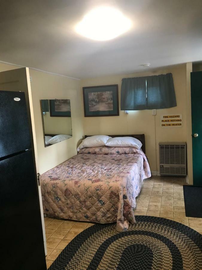 Evergreen Motel オスウィーゴ エクステリア 写真