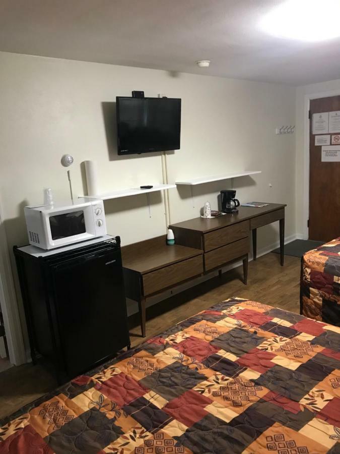 Evergreen Motel オスウィーゴ エクステリア 写真