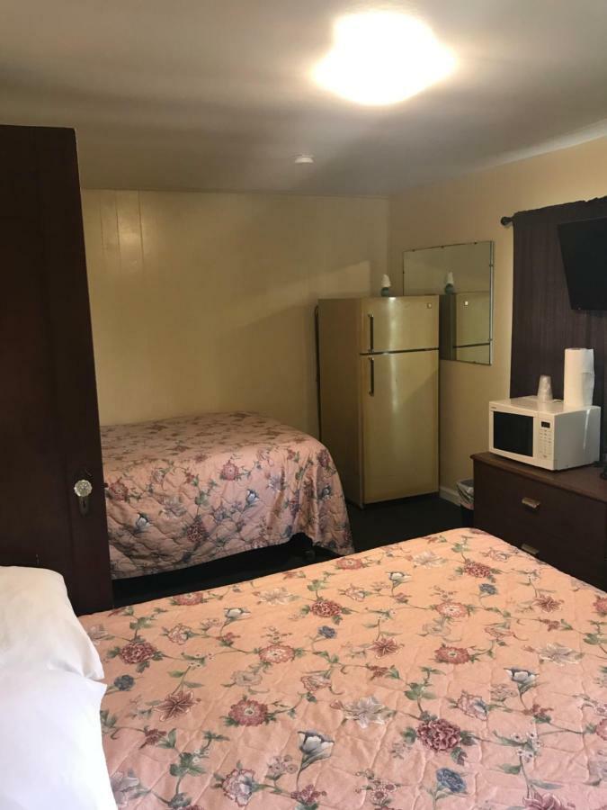 Evergreen Motel オスウィーゴ エクステリア 写真