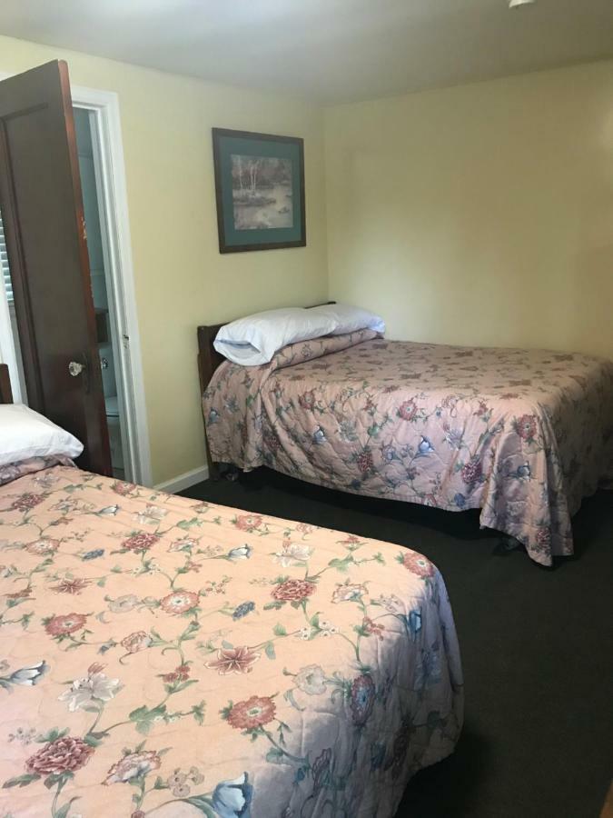 Evergreen Motel オスウィーゴ エクステリア 写真