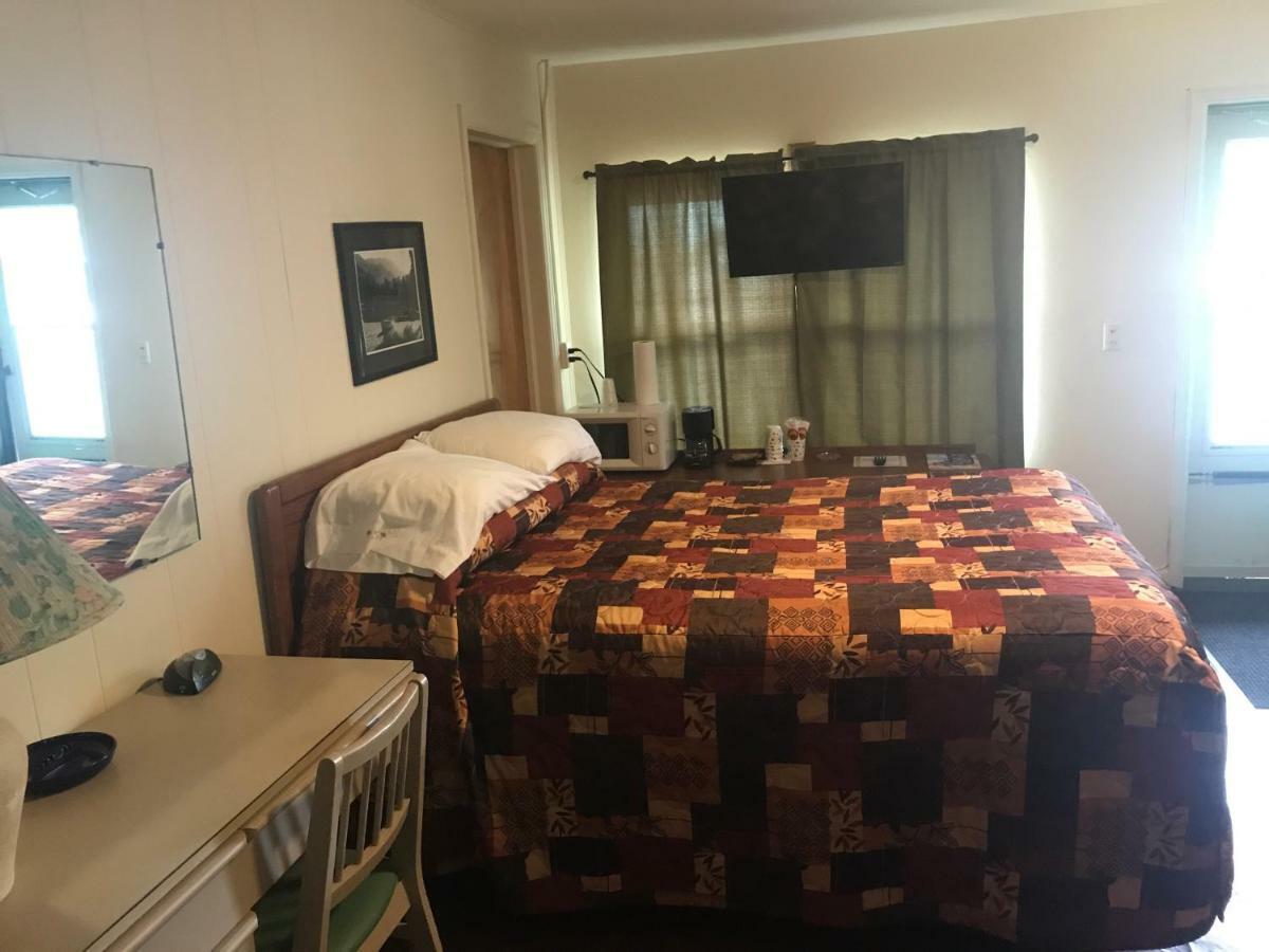 Evergreen Motel オスウィーゴ エクステリア 写真
