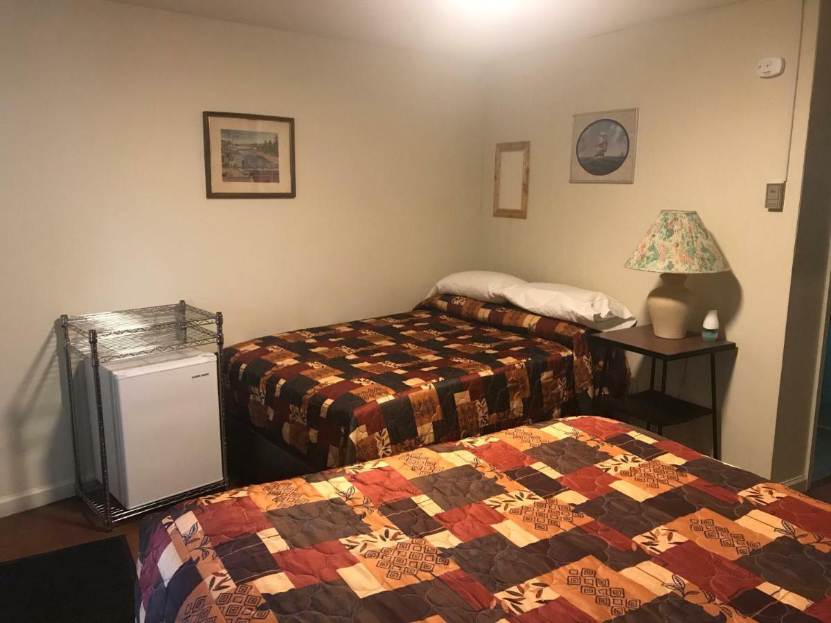 Evergreen Motel オスウィーゴ エクステリア 写真