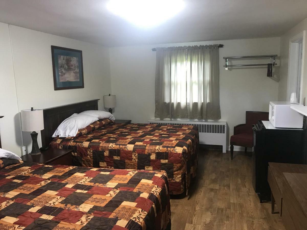 Evergreen Motel オスウィーゴ エクステリア 写真